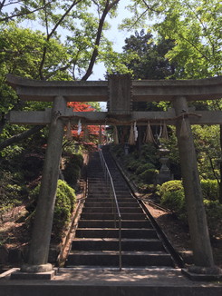 奥宮神社への石段